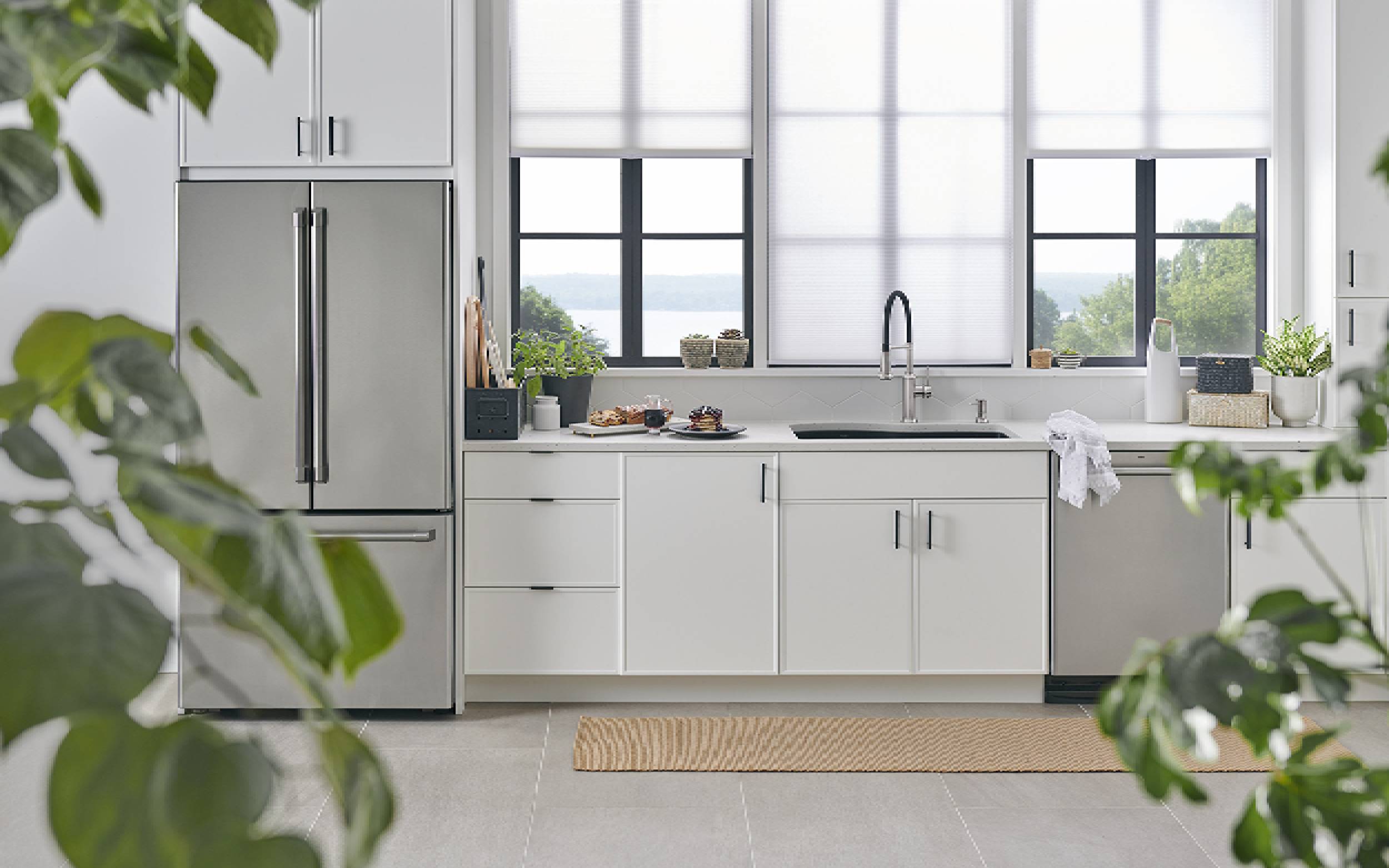 Stratus Slim Shaker
